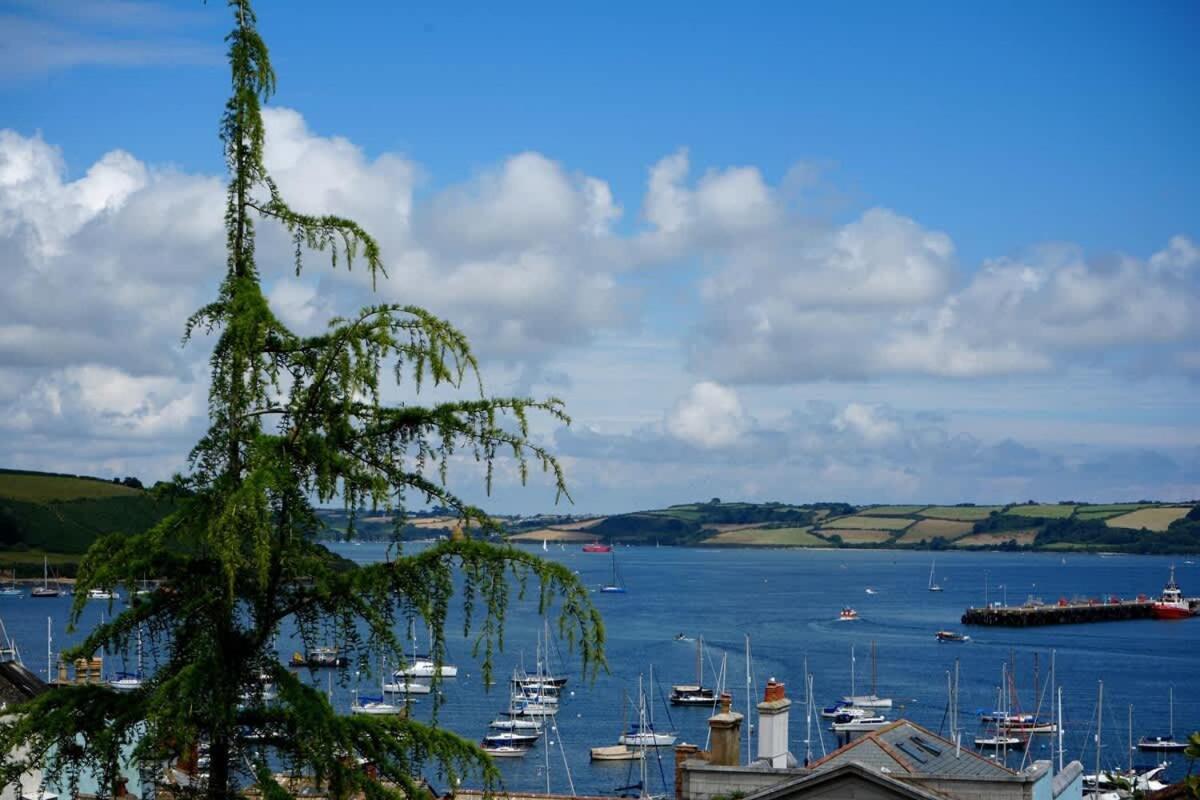 Fabulous High Street Townhouse With Stunning Views & Parking At 'Eagles Nest' Vila Falmouth Exterior foto