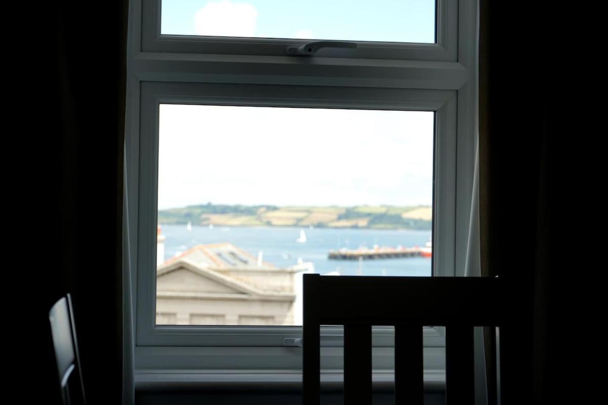 Fabulous High Street Townhouse With Stunning Views & Parking At 'Eagles Nest' Vila Falmouth Exterior foto