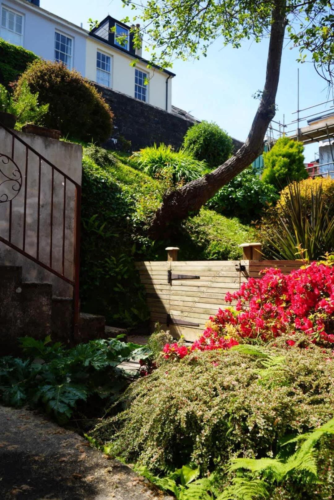 Fabulous High Street Townhouse With Stunning Views & Parking At 'Eagles Nest' Vila Falmouth Exterior foto